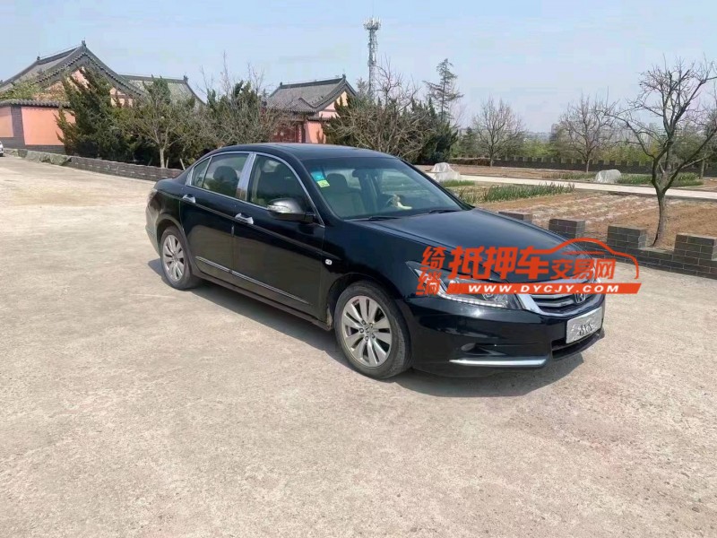 青岛13年本田雅阁7