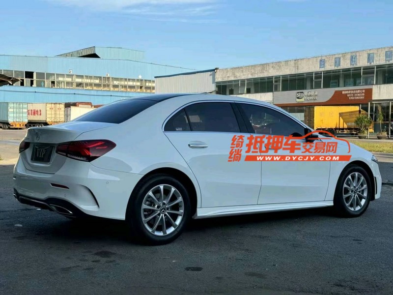 深圳22年奔驰A5