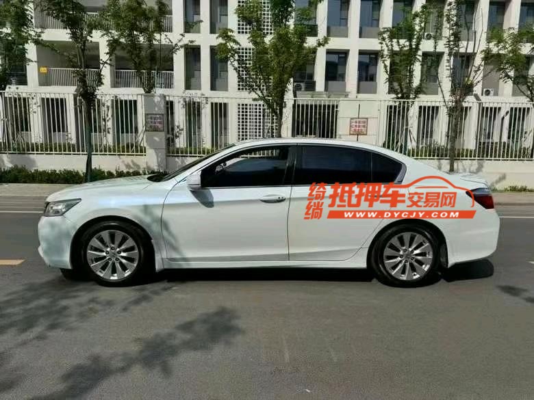 济宁14年本田雅阁8