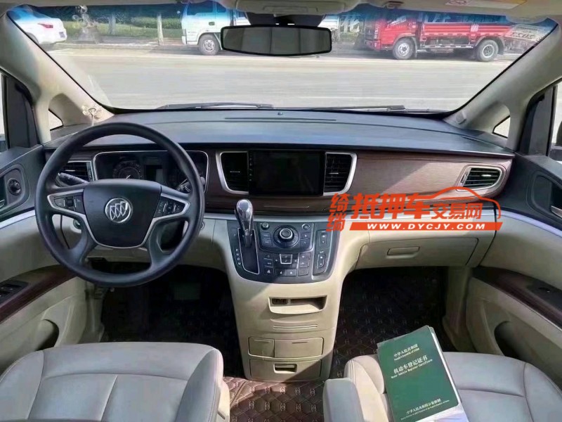 济宁19年别克GL86