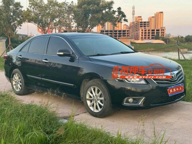 郑州14年丰田凯美瑞3