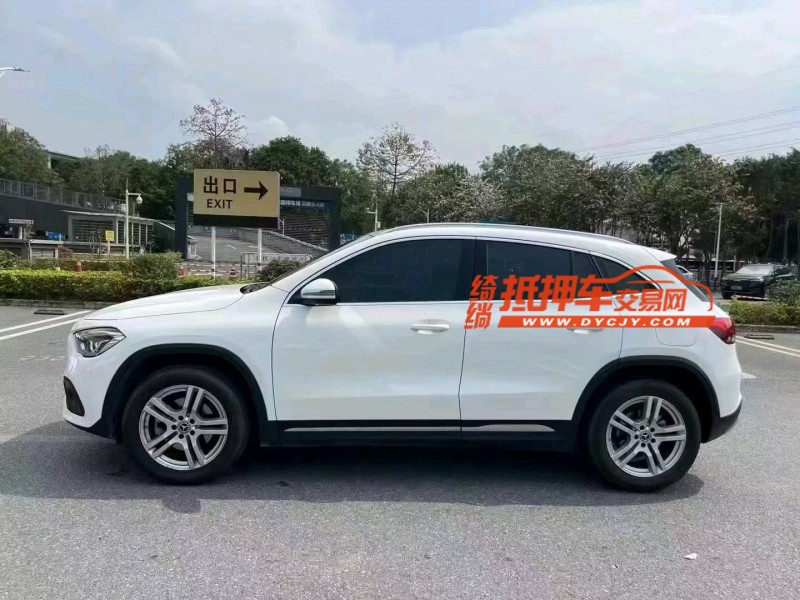 广州22年奔驰GLA3