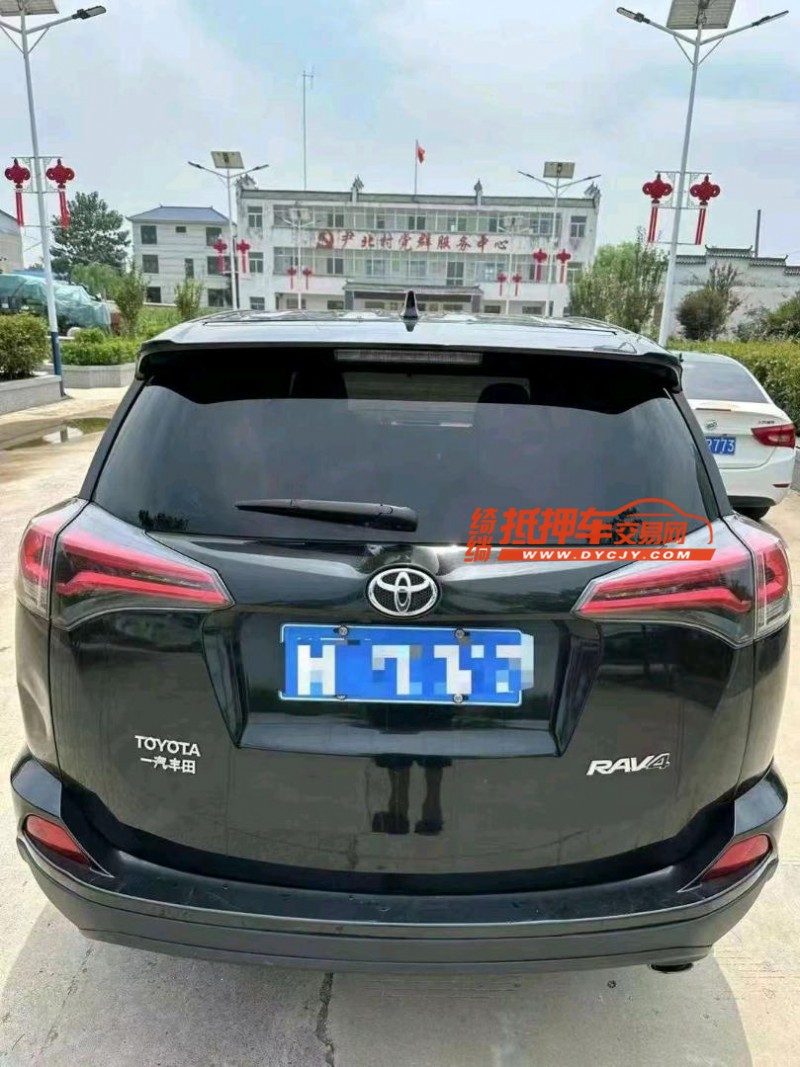 紹興18年豐田RAV46