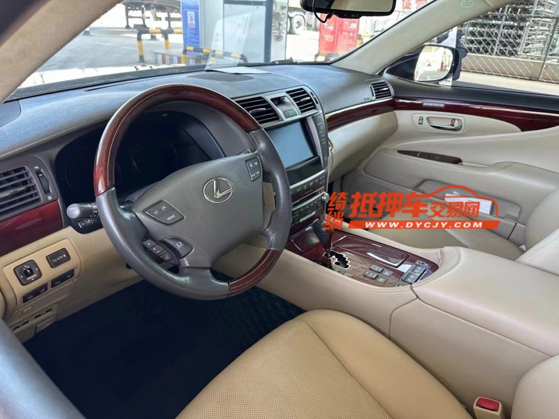 榆林10年雷克萨斯LS8