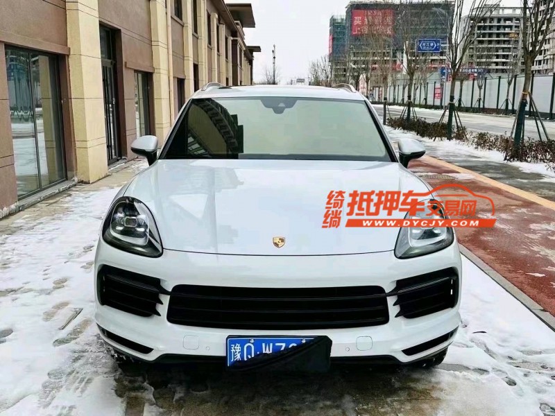 聊城19年保时捷卡宴1