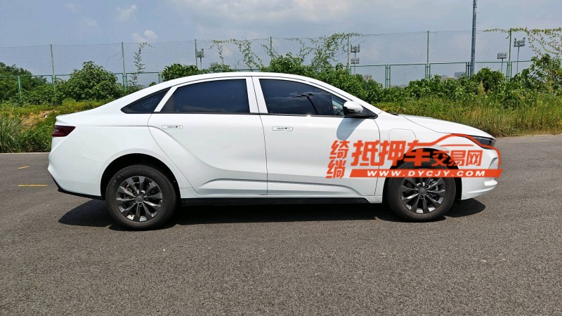 成都23年吉利几何5