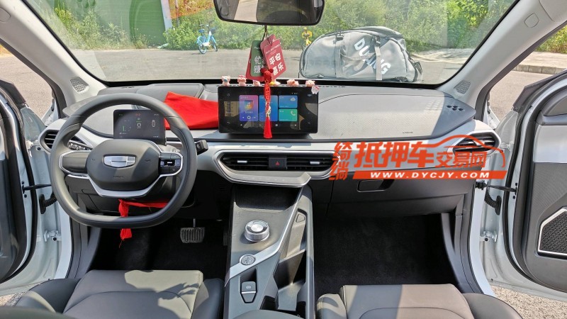 成都23年吉利几何7