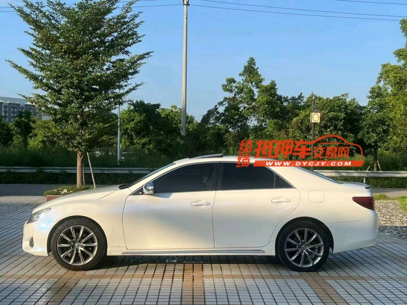汕头17年丰田锐志3