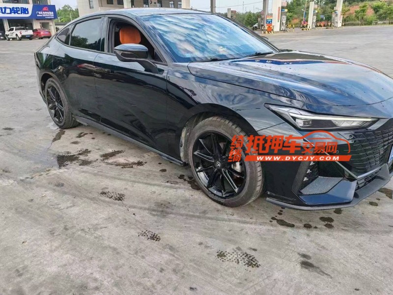 岳陽23年長安汽車UNI-V4