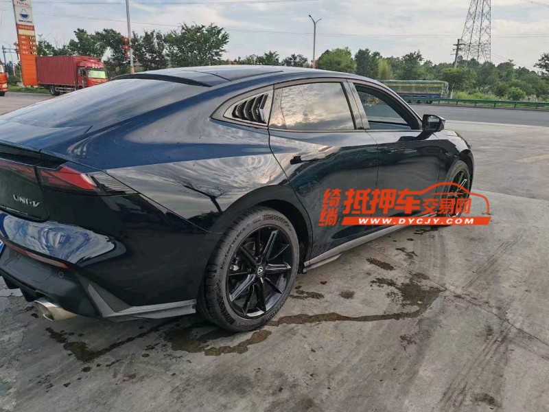 岳陽23年長安汽車UNI-V7