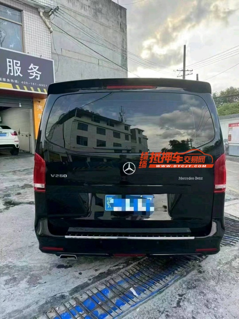 重庆22年奔驰威霆8