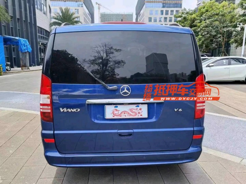 深圳11年奔驰唯雅诺5