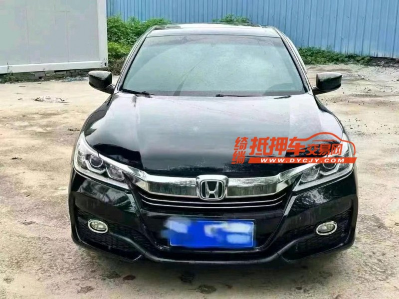 济宁18年本田雅阁1