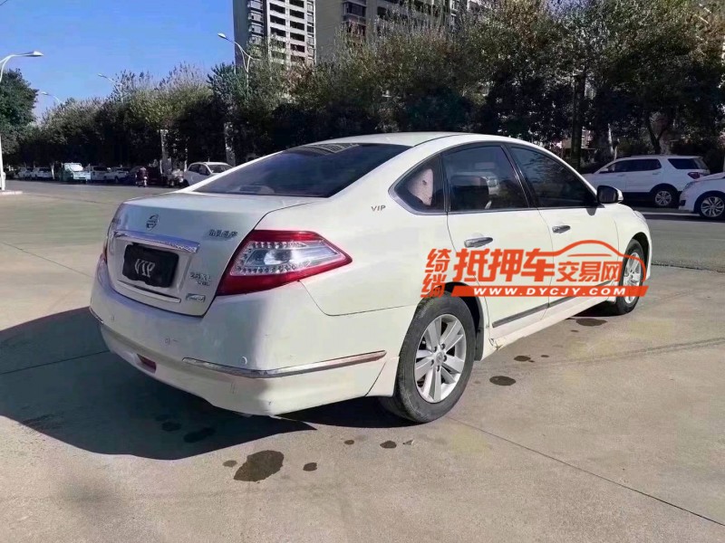 济宁13年日产天籁7