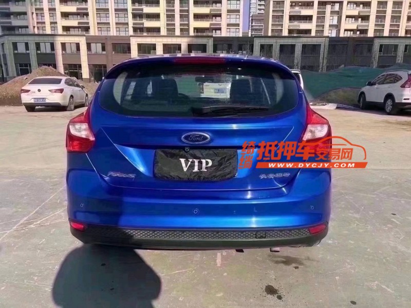 济宁13年福特福克斯8