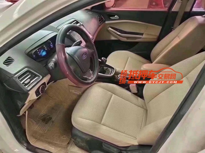 济宁17年福特福睿斯5
