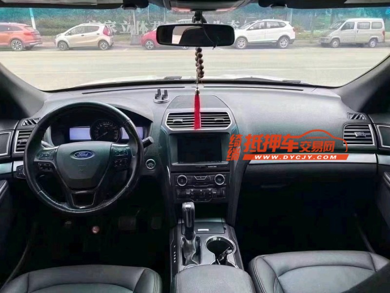 济宁16年福特探险者4