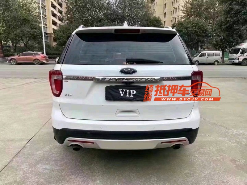 济宁16年福特探险者9