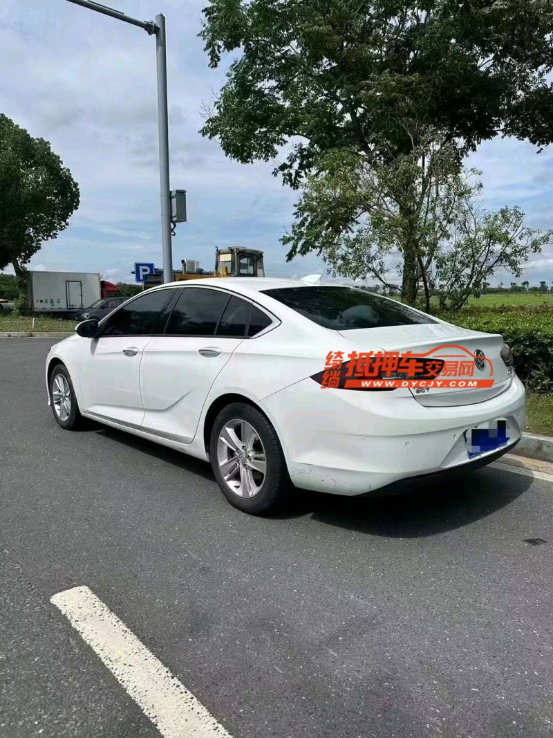 苏州20年别克君威8