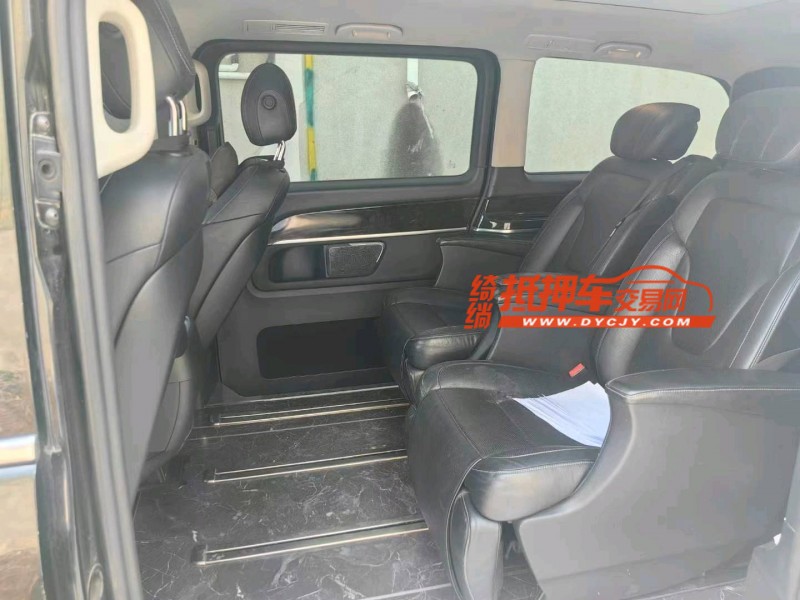 广州18年奔驰V7