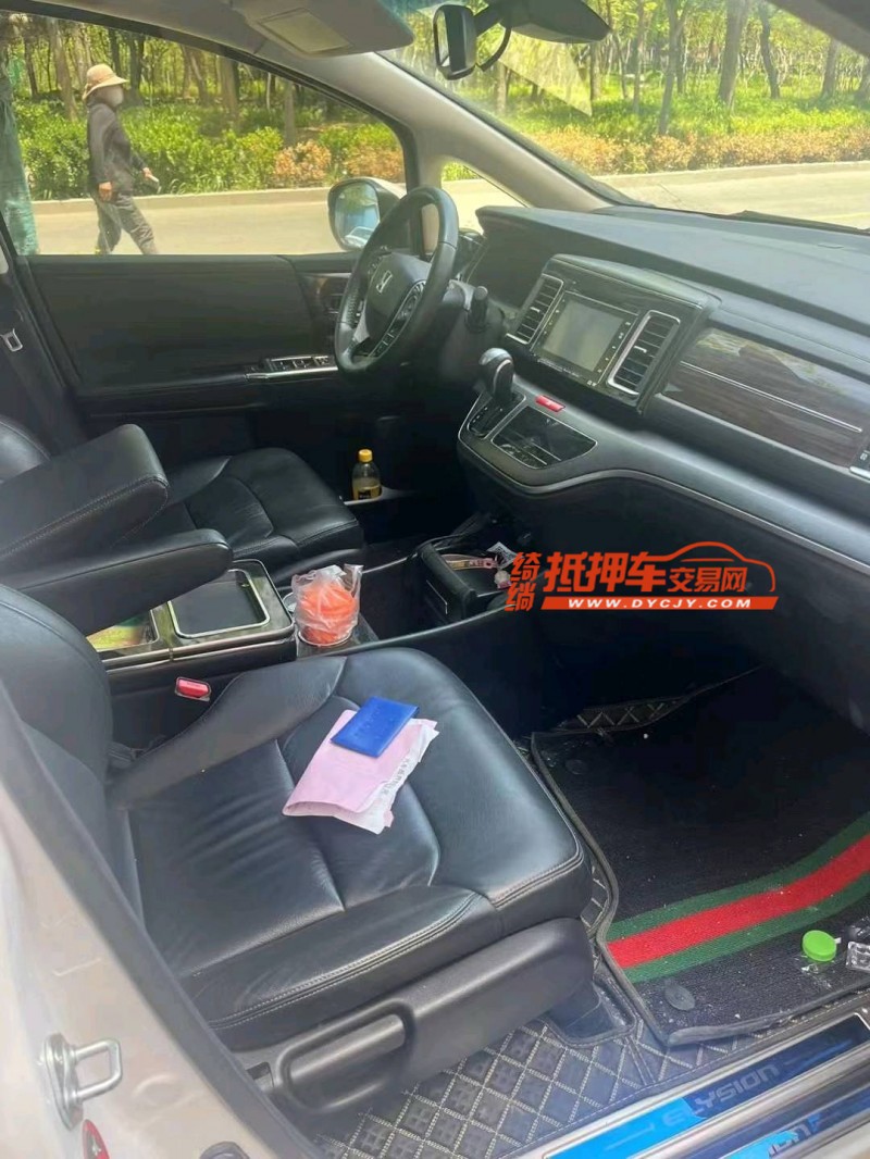 青岛19年本田艾力绅3