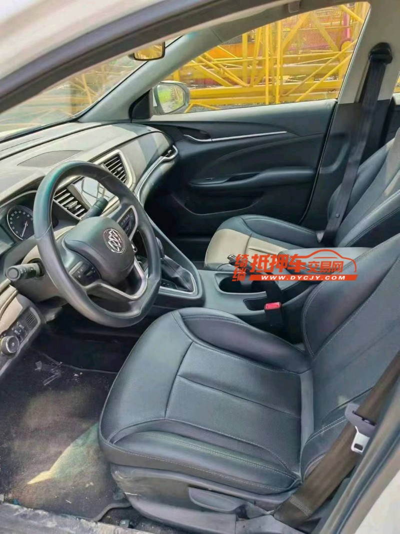 青岛22年别克英朗6