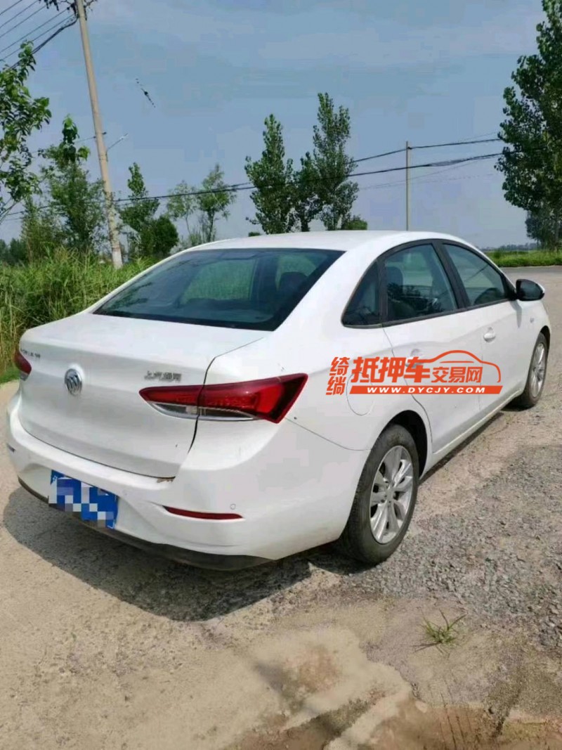 青岛22年别克英朗7