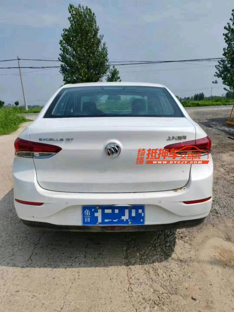 青岛22年别克英朗9