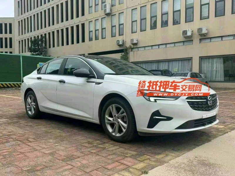 青岛21年别克君威3