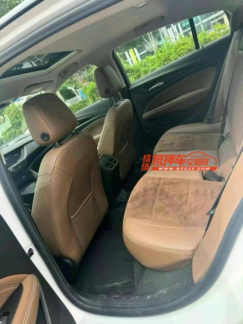 青岛21年别克君威5