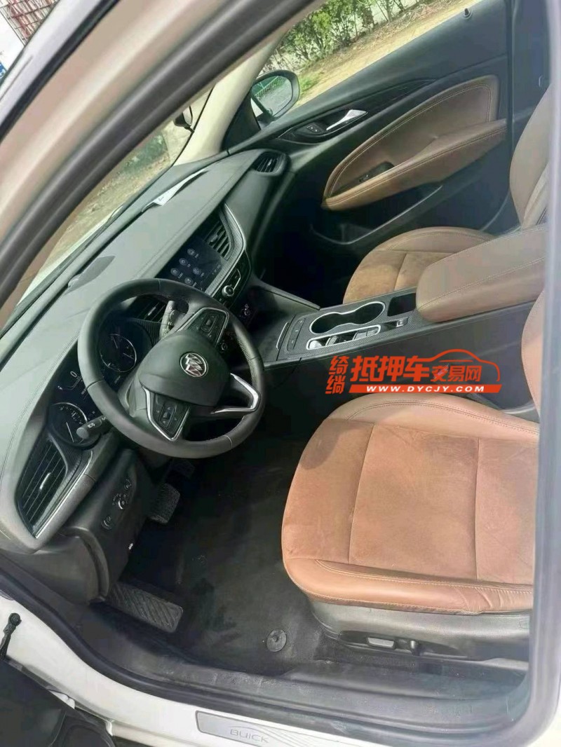 青岛21年别克君威6