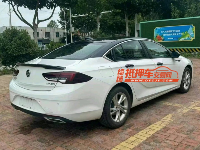 青岛21年别克君威7