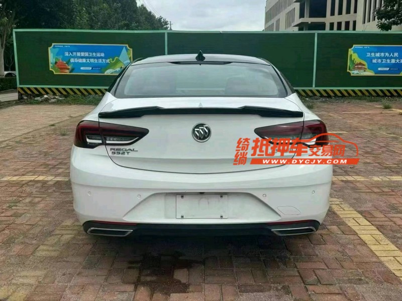 青岛21年别克君威9