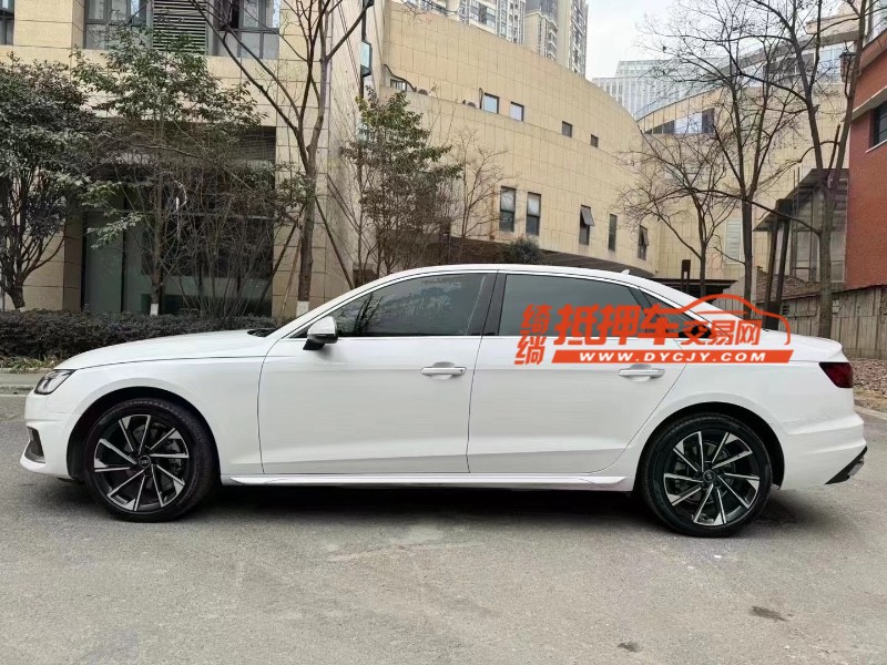 成都22年奥迪A4L3