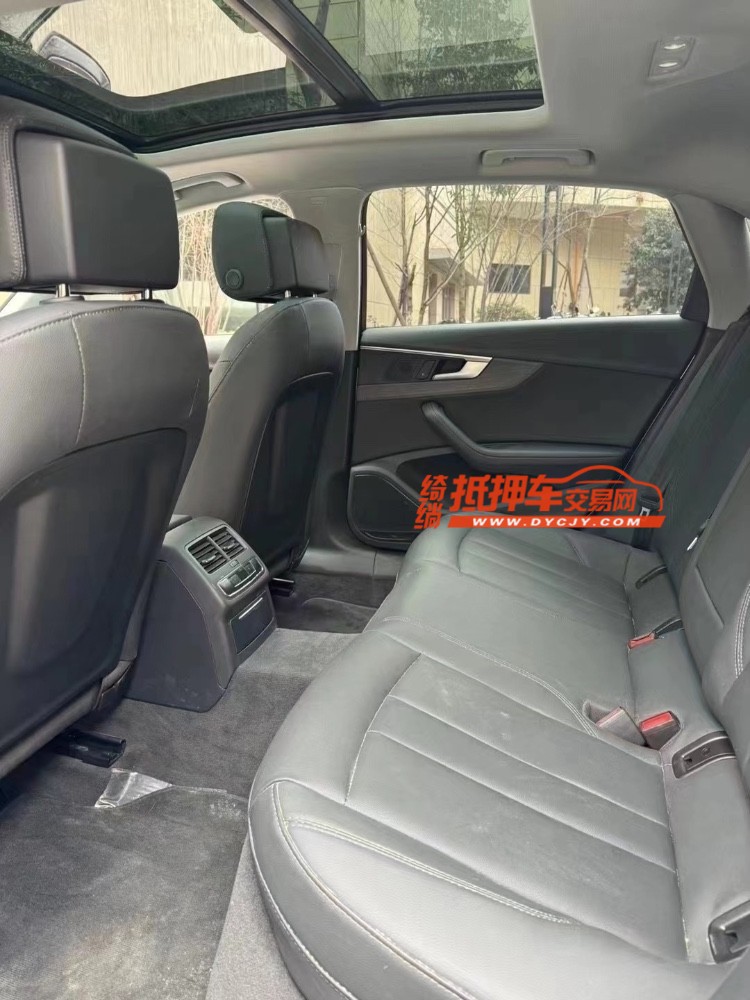 成都22年奥迪A4L7