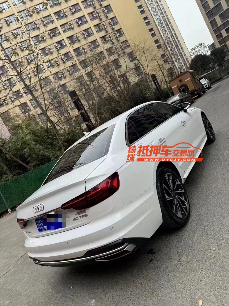 成都22年奥迪A4L8
