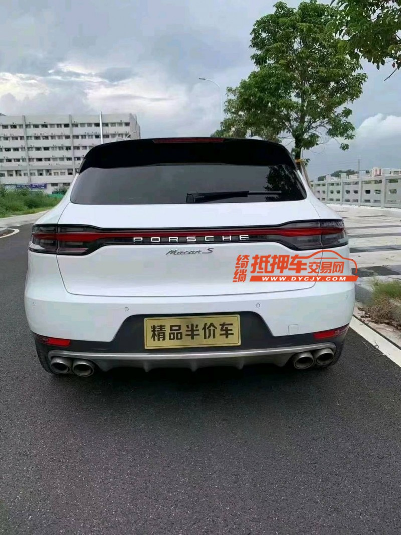 广州17年保时捷Macan9