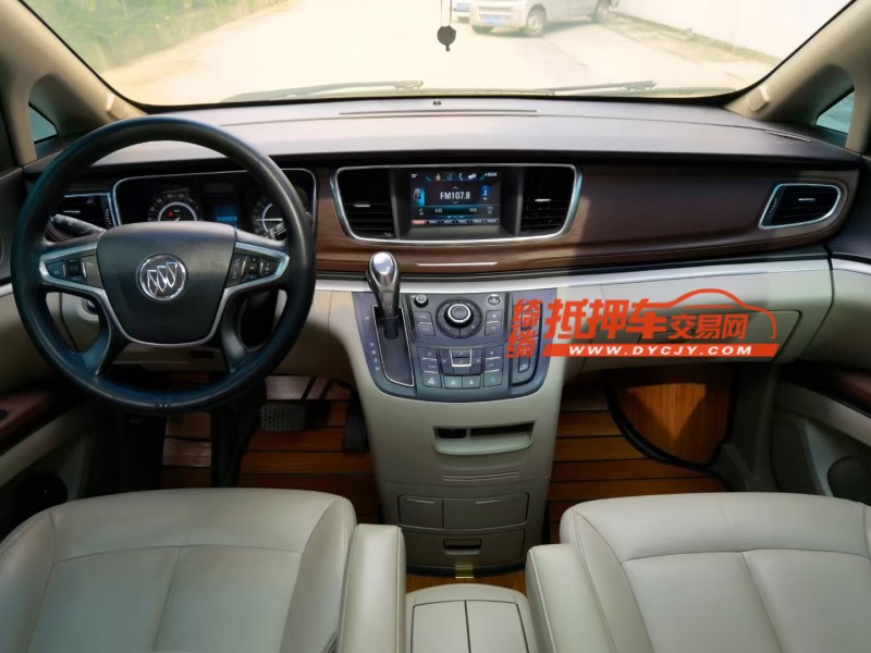 济宁19年别克GL84