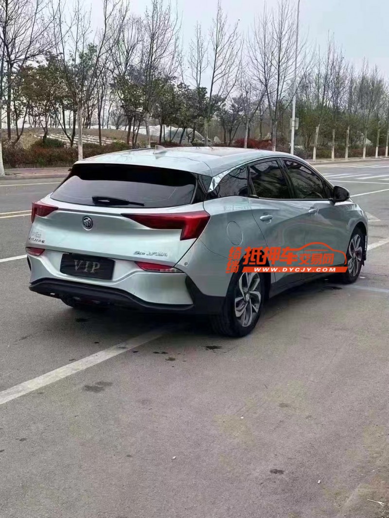 济宁23年别克微蓝8