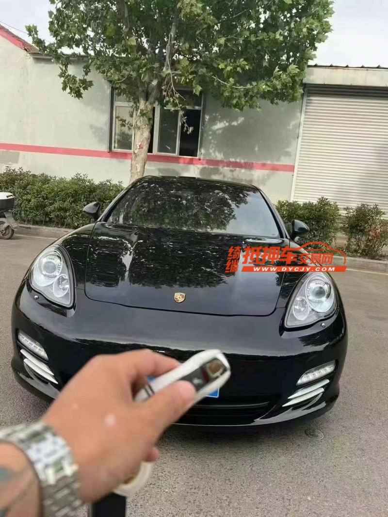 济宁13年保时捷帕拉梅拉1