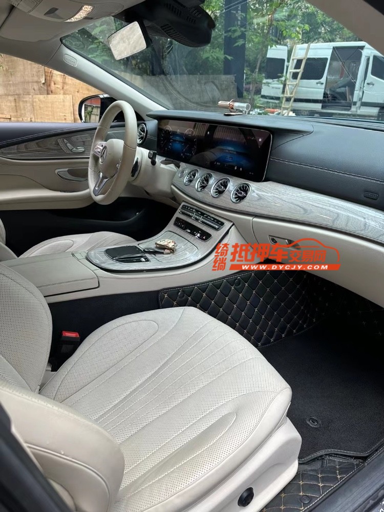 成都22年奔驰CLS4