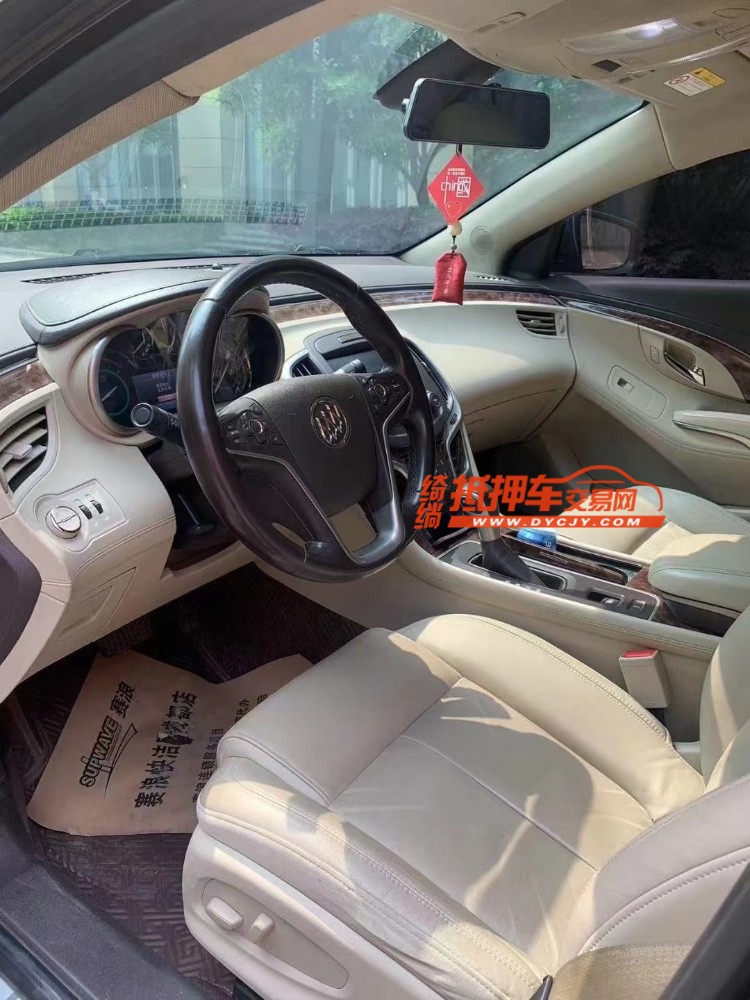 成都15年别克君越6