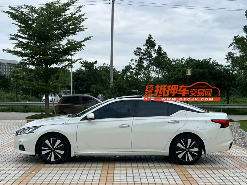 汕头21年日产天籁3