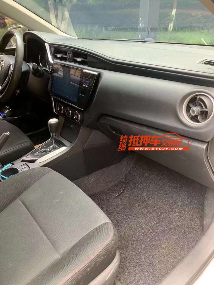 成都18年丰田卡罗拉4