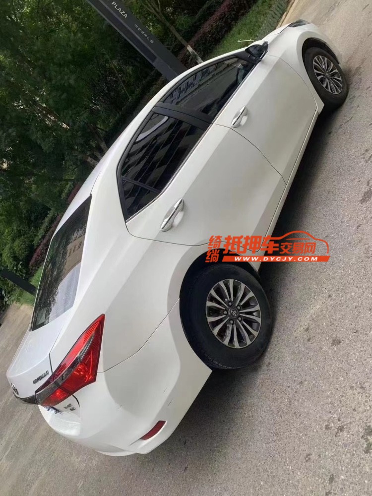 成都18年丰田卡罗拉8