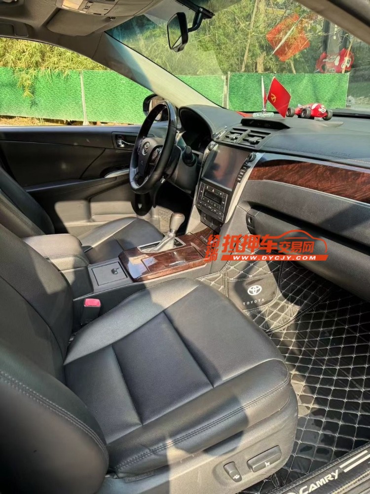 成都17年丰田凯美瑞4