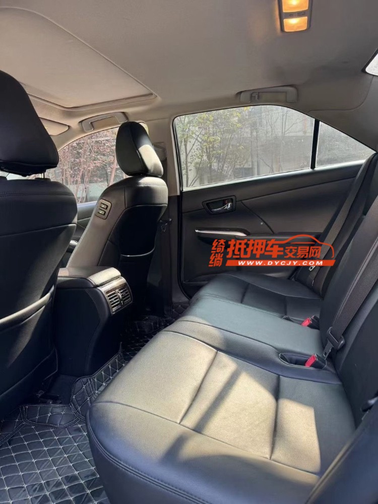 成都17年丰田凯美瑞7