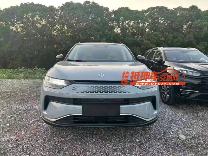 金華24年零跑汽車C111