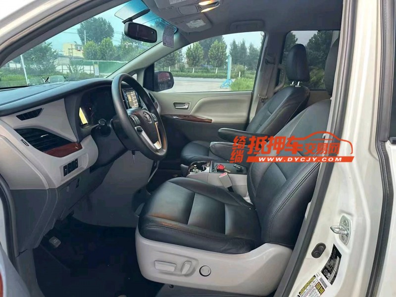 保定18年丰田塞纳4