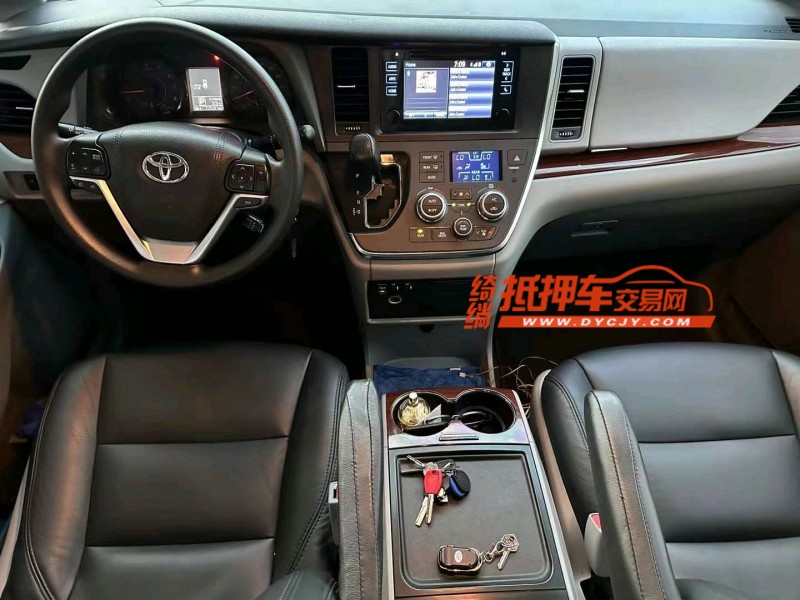 保定18年丰田塞纳5
